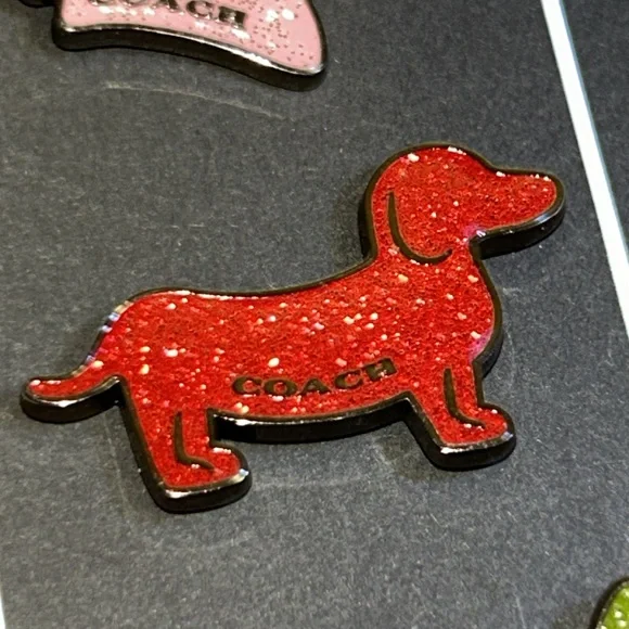 Brand New Coach Glitter Dinosaur & Dog & Unicorn Pin Badge Logo Japan - Picture 3 of 11